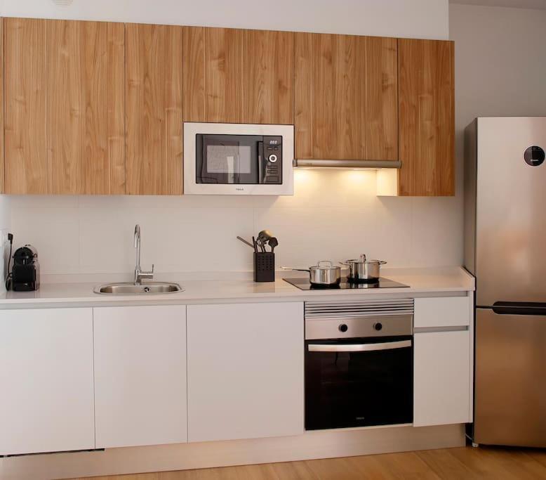 Apartamentos Aptio Овьедо Экстерьер фото