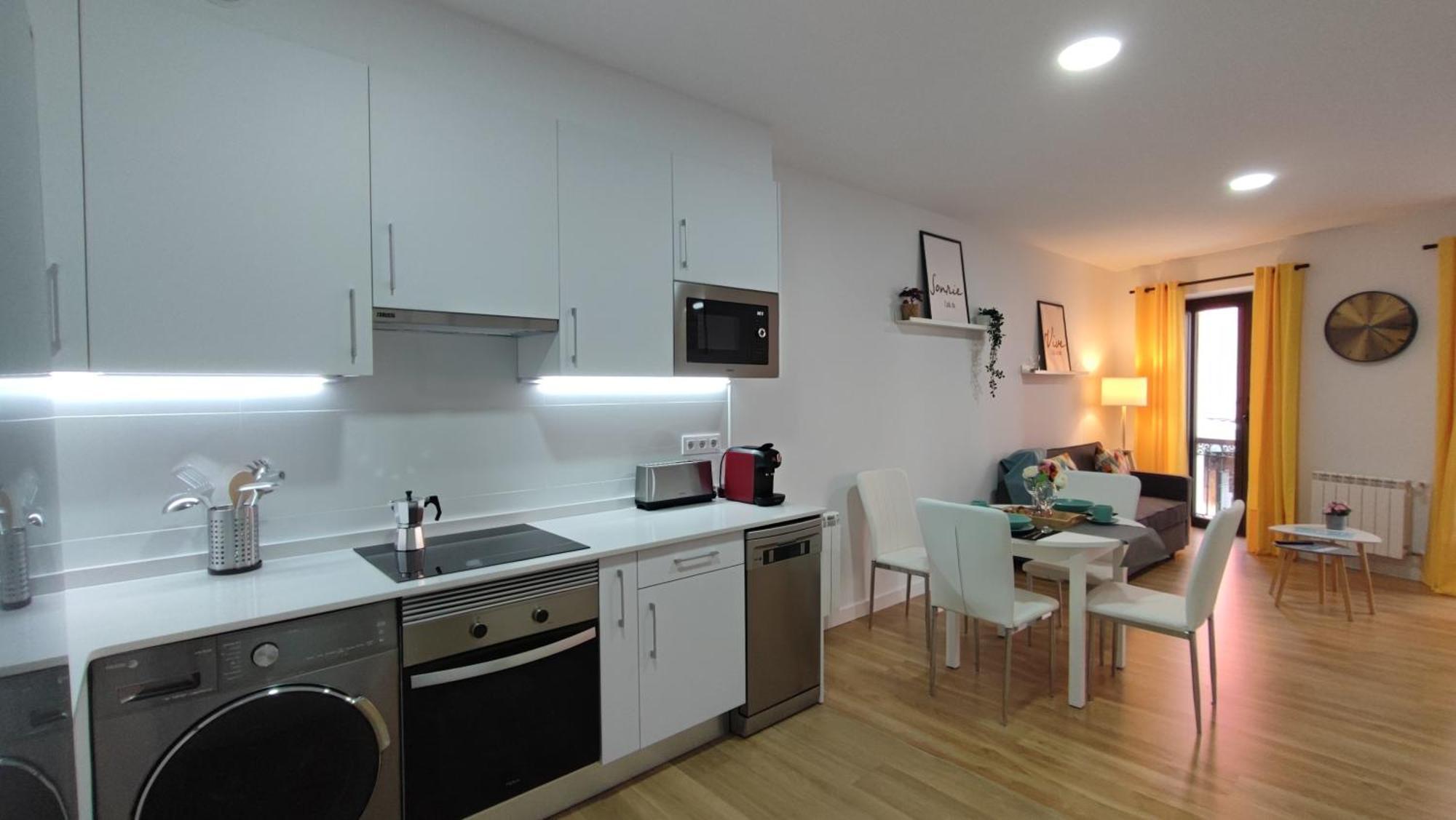 Apartamentos Aptio Овьедо Экстерьер фото