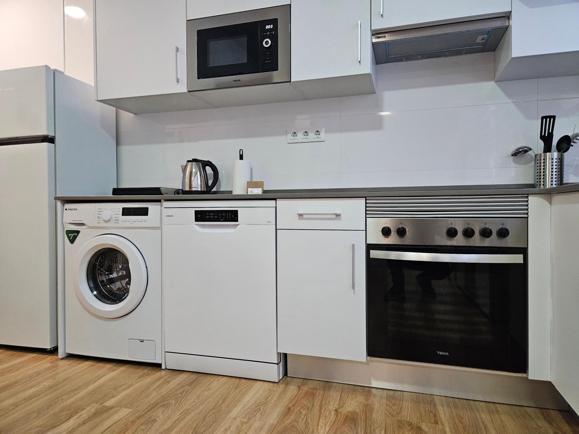 Apartamentos Aptio Овьедо Экстерьер фото