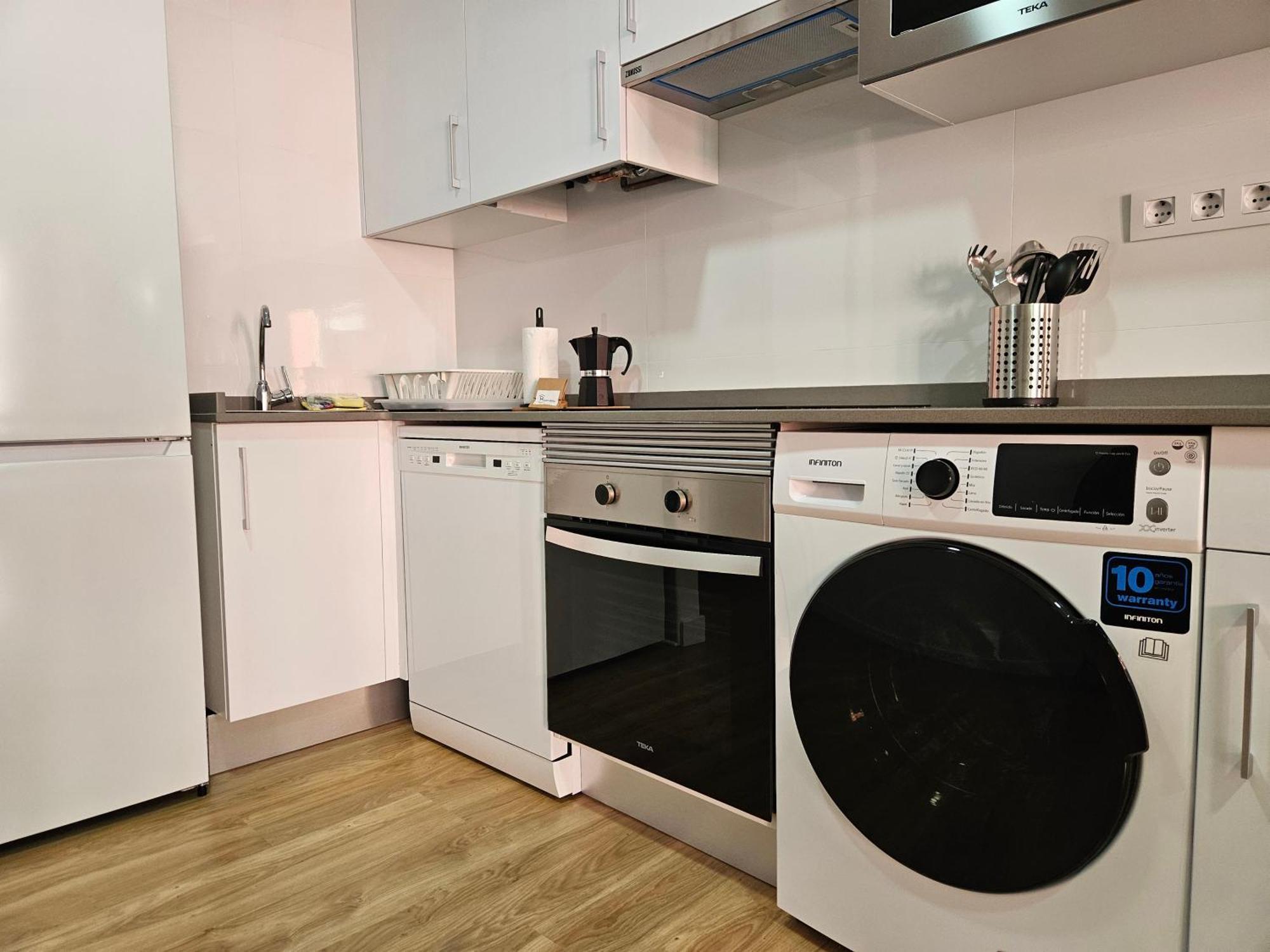 Apartamentos Aptio Овьедо Экстерьер фото